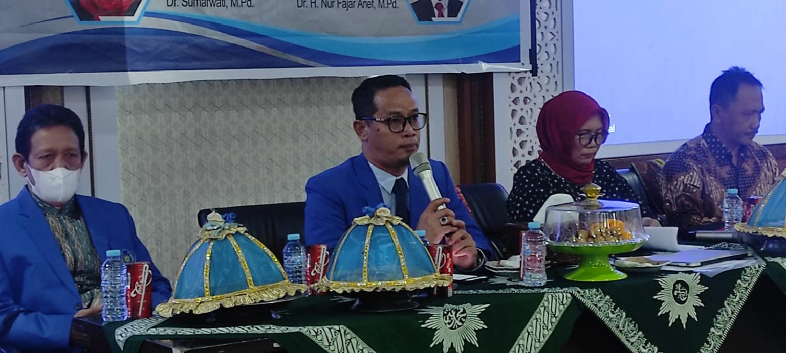 Tim Asesor LAMDIK Visitasi Prodi PBSI FKIP Unismuh Secara Luring ...