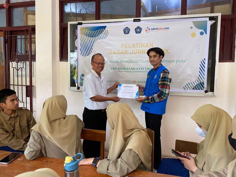 Mahasiswa KKP FISIP Unismuh Gelar Pelatihan Jurnalistik Untuk Siswa SMA Muhammadiyah 1 Unismuh