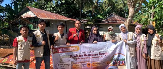 IMM FEB Unismuh Makassar Salurkan Bantuan untuk Korban Banjir di Siwa, Wajo
